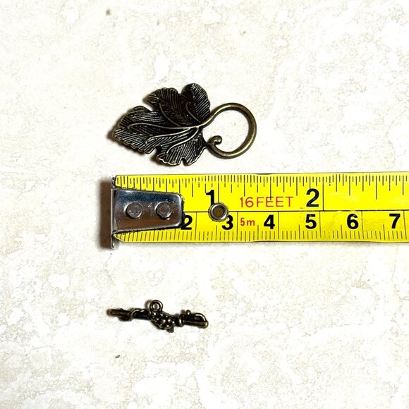 3/$10, Large Grape Leaf Shape Bronze Tone Alloy OT Toggle Clasp Sets - Picture 3 of 4